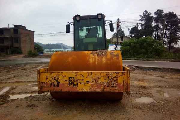 江西出售转让二手12000小时2005年洛建YZ20C单钢轮压路机