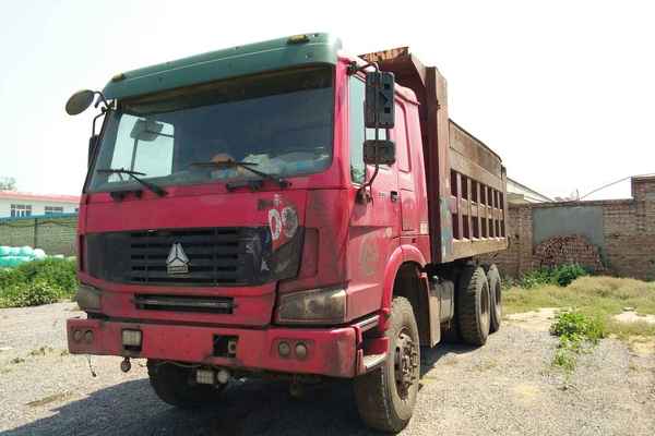 山西出售转让二手2013年中国重汽豪沃ZZ5437N466741自卸车