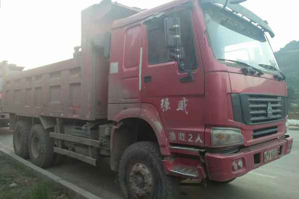 四川出售转让二手2013年中国重汽ZZ3317N4267C1自卸车