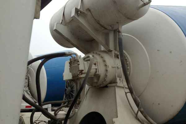 辽宁出售转让二手2010年陕汽德龙SX5315GJBJT306C搅拌运输车