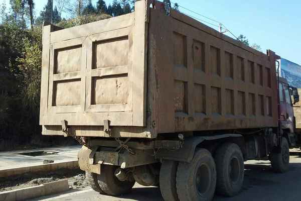 贵州出售转让二手2009年东风柳汽乘龙LZ3310PEF自卸车