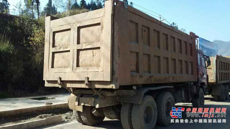 贵州出售转让二手2009年东风柳汽乘龙LZ3310PEF自卸车