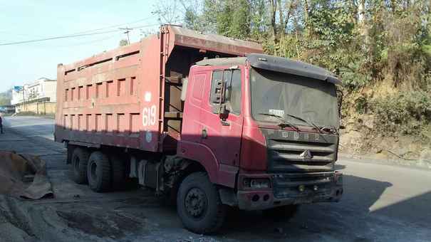 贵州出售转让二手2010年中国重汽浩瀚重卡ZZ3255N3846D1自卸车