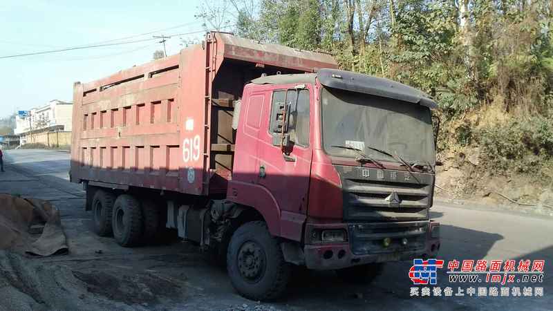 贵州出售转让二手2010年中国重汽浩瀚重卡ZZ3255N3846D1自卸车