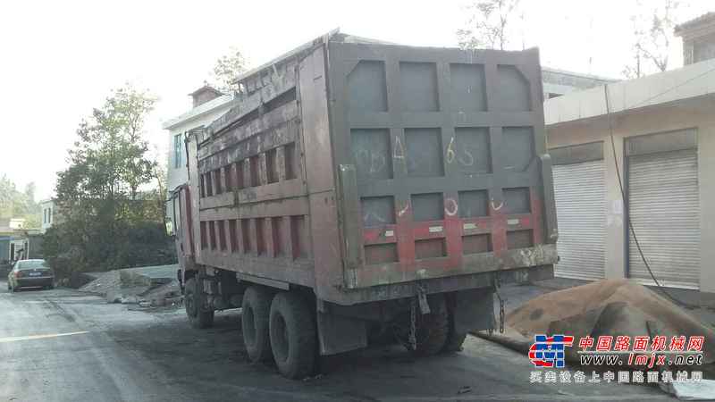 贵州出售转让二手2010年中国重汽浩瀚重卡ZZ3255N3846D1自卸车