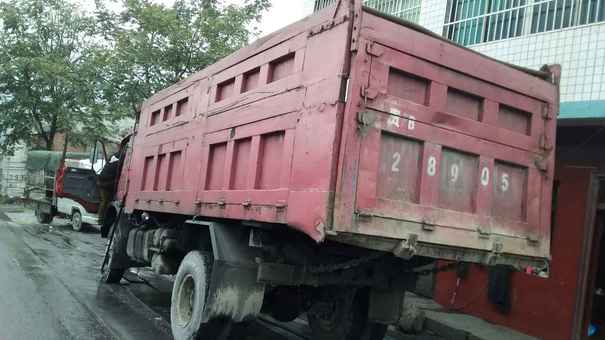 贵州出售转让二手2010年东风DFL3251A1自卸车