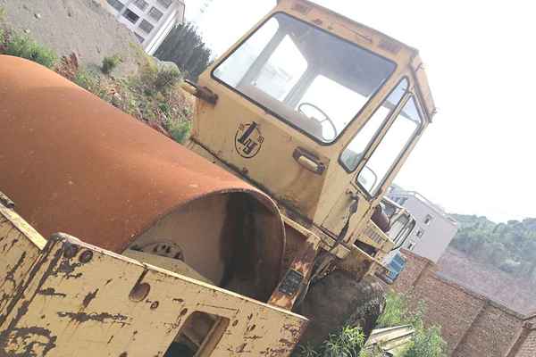 云南出售转让二手12000小时2005年洛建YZ14B单钢轮压路机