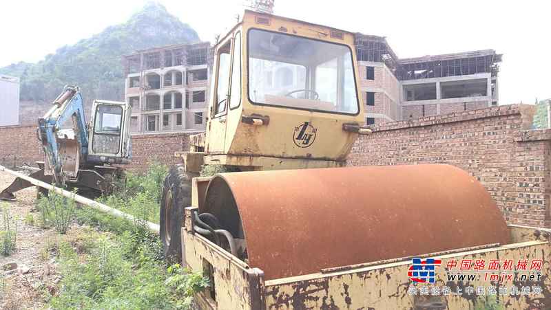 云南出售转让二手12000小时2005年洛建YZ14B单钢轮压路机