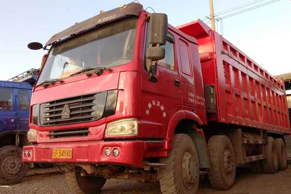 云南出售转让二手2009年中国重汽ZZ3317N3567C1自卸车