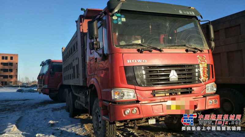 黑龙江出售转让二手2010年中国重汽豪沃ZZ3257M2941自卸车