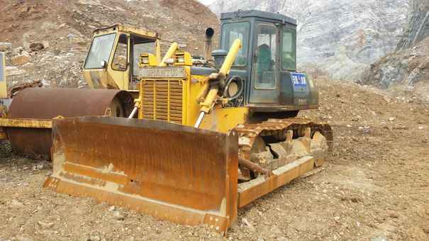 安徽出售转让二手12000小时2004年山推SD13推土机