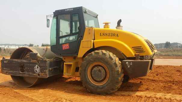 广西出售转让二手6000小时2007年洛建LSS220单钢轮压路机