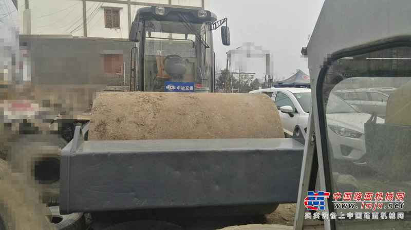 贵州出售转让二手7600小时2010年洛阳路通LT325S单钢轮压路机