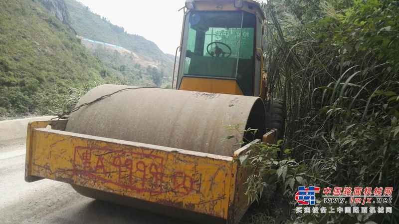 贵州出售转让二手10000小时2005年洛建ZY18单钢轮压路机