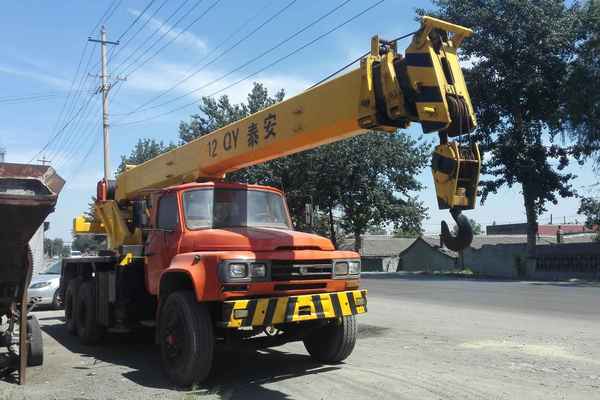 山西出售转让二手6000小时2003年东岳重工QY12E汽车起重机