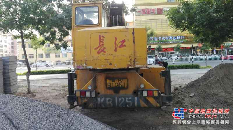 山西出售转让二手10000小时2004年长江YQ8C汽车起重机
