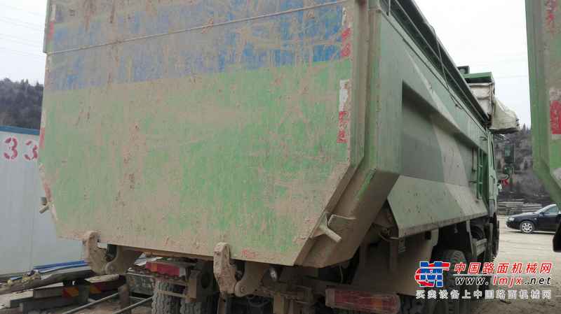 山西出售转让二手2015年中国重汽豪沃ZZ3257N3847D1N7WA自卸车