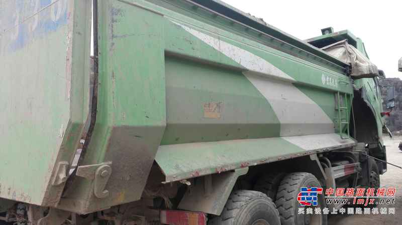 山西出售转让二手2015年中国重汽豪沃ZZ3257N3847D1N7WA自卸车