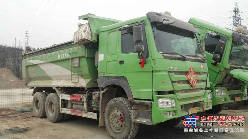 山西出售转让二手2015年中国重汽豪沃ZZ3257N3847D1N7WA自卸车
