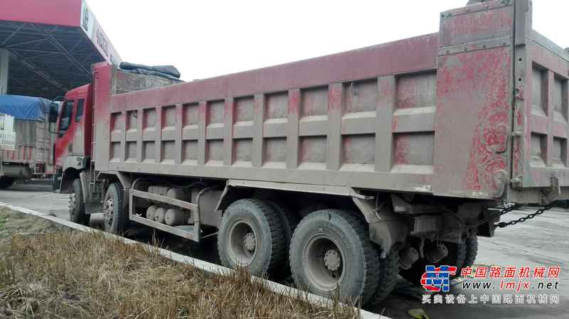 湖南出售转让二手2012年东风柳汽乘龙LZ3310PEF自卸车