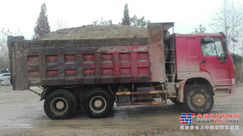 陕西出售转让二手2010年中国重汽豪泺ZZ3257N3847C自卸车