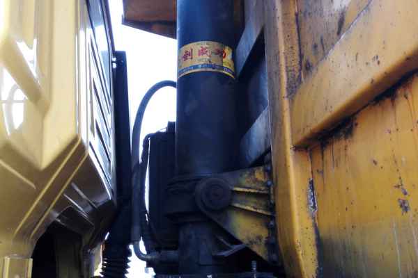 山西出售转让二手2011年红岩CQ3314CMG336自卸车