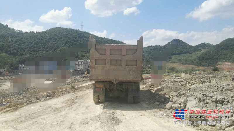 贵州出售转让二手2013年中国重汽豪泺ZZ3257N3847C自卸车