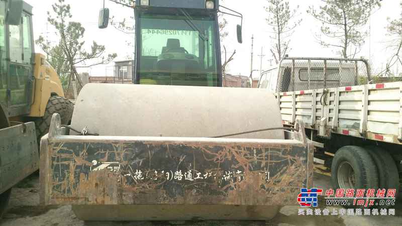 辽宁出售转让二手8000小时2007年洛阳路通LT220B单钢轮压路机