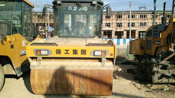 辽宁出售转让二手900小时2015年徐工XD132E双钢轮压路机
