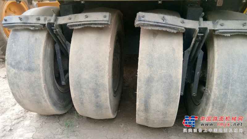 山东出售转让二手5000小时2012年宝马BW225D轮胎压路机