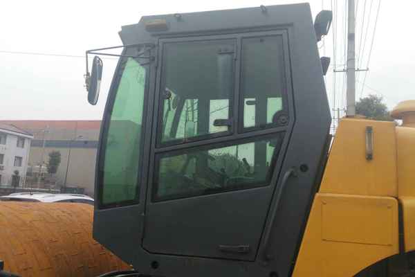 湖南出售转让二手6000小时2009年洛建LSS2101单钢轮压路机