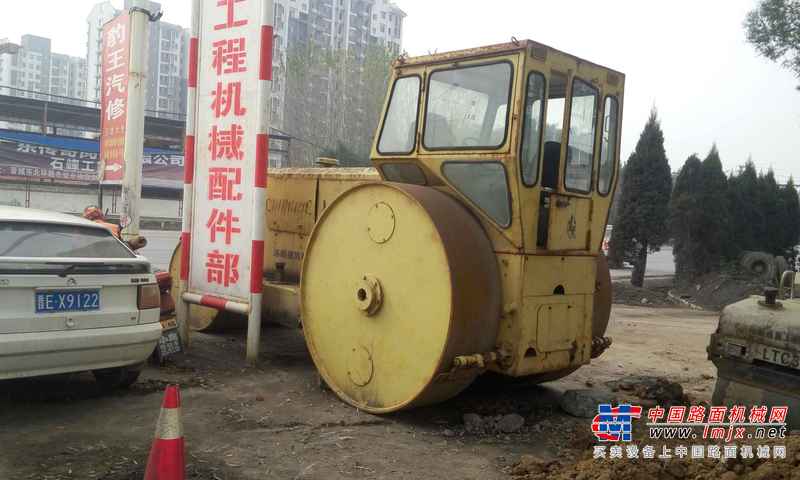 山西出售转让二手8200小时2003年洛阳路通3Y18X21三轮压路机