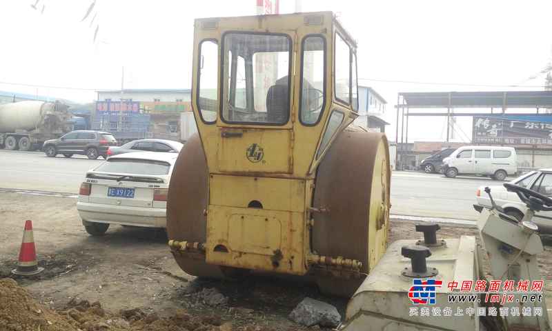 山西出售转让二手8200小时2003年洛阳路通3Y18X21三轮压路机