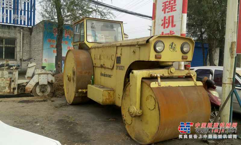 山西出售转让二手8200小时2003年洛阳路通3Y18X21三轮压路机