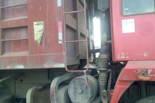 山西出售转让二手2010年中国重汽金王子ZZ3251N4241C1自卸车