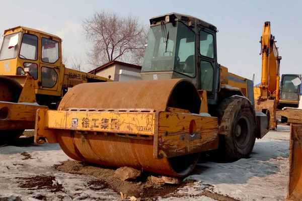 黑龙江出售转让二手10000小时2006年徐工YZ18JC单钢轮压路机