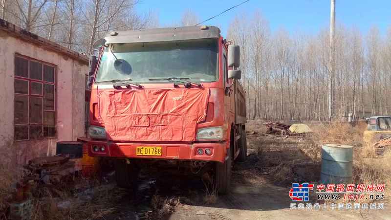 黑龙江出售转让二手2010年中国重汽豪泺ZZ3317N3568W自卸车