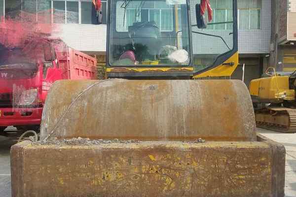 贵州出售转让二手4600小时2010年山推SR20M单钢轮压路机