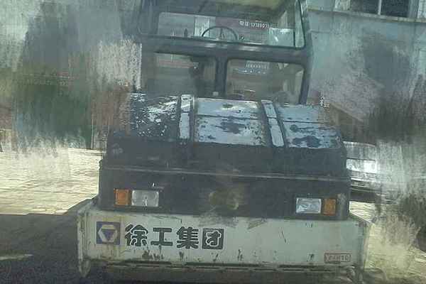 辽宁出售转让二手9000小时2010年徐工YZC10双钢轮压路机