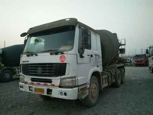 山东出售转让二手2010年中国重汽豪泺ZZ1317N3267C搅拌运输车