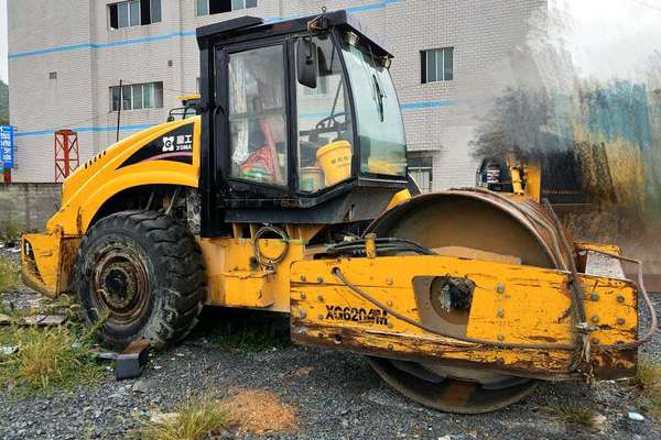 贵州出售转让二手8000小时2010年厦工XG6204M单钢轮压路机