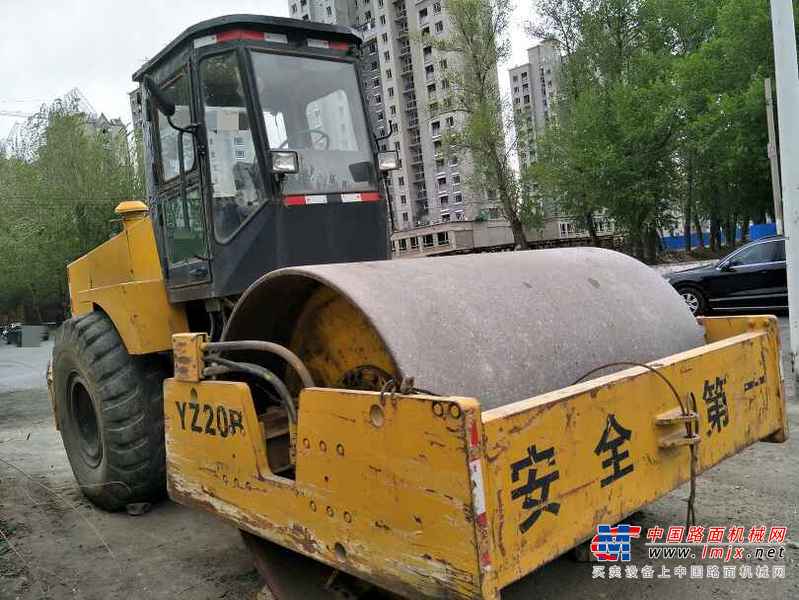 辽宁出售转让二手5000小时2007年洛阳路通YZ18F单钢轮压路机