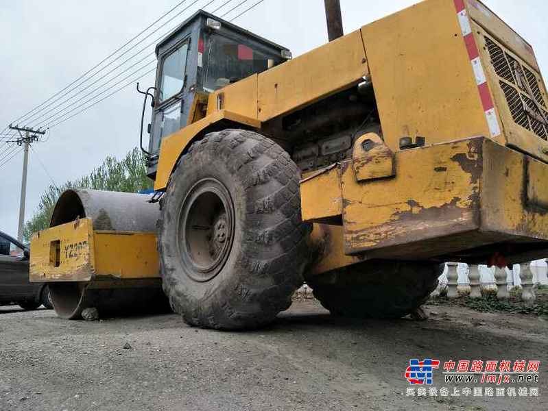 辽宁出售转让二手5000小时2007年洛阳路通YZ18F单钢轮压路机
