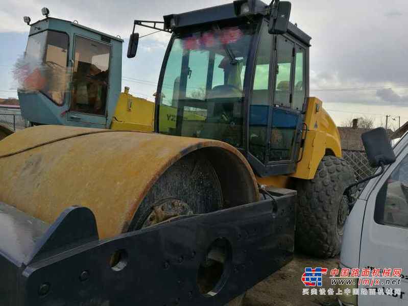黑龙江出售转让二手2000小时2009年洛阳路通LTK220B单钢轮压路机