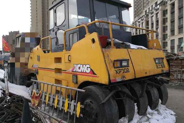 吉林出售转让二手5000小时2011年徐工XP261轮胎压路机