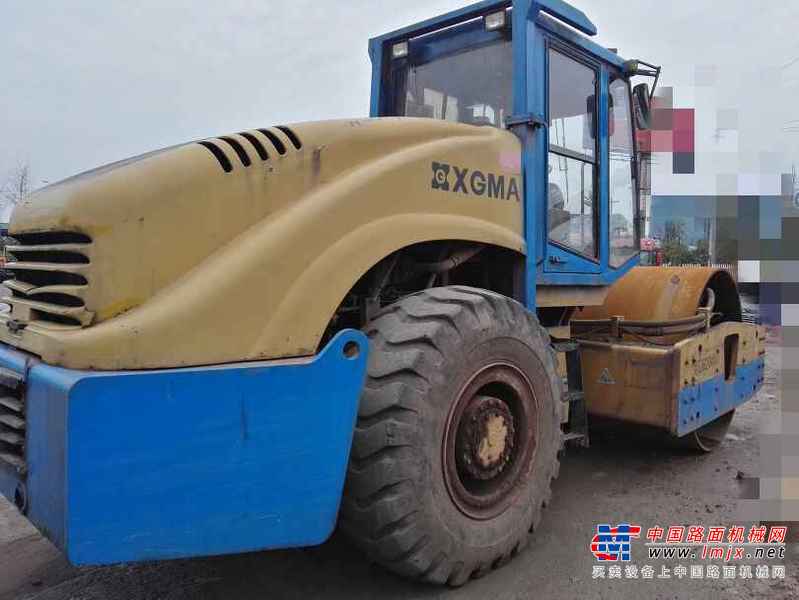 四川出售转让二手6000小时2009年厦工XG622MH单钢轮压路机
