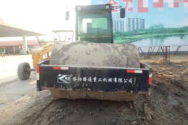 河南出售转让二手5900小时2006年洛阳路通LT220B单钢轮压路机