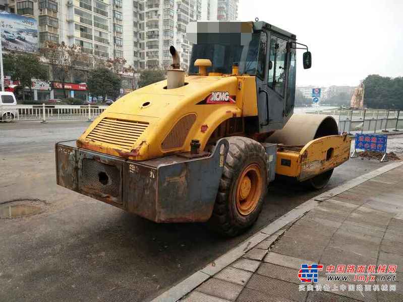 湖北出售转让二手3600小时2010年徐工XS222J单钢轮压路机