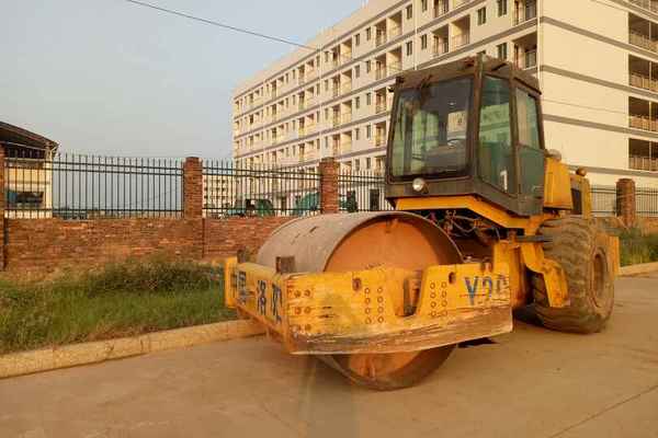 江西出售转让二手17000小时2005年洛建ZY18单钢轮压路机