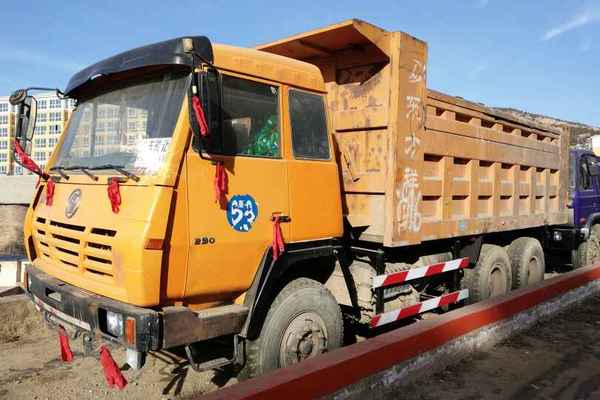陕西出售转让二手2011年陕汽奥龙SX3255BR384自卸车